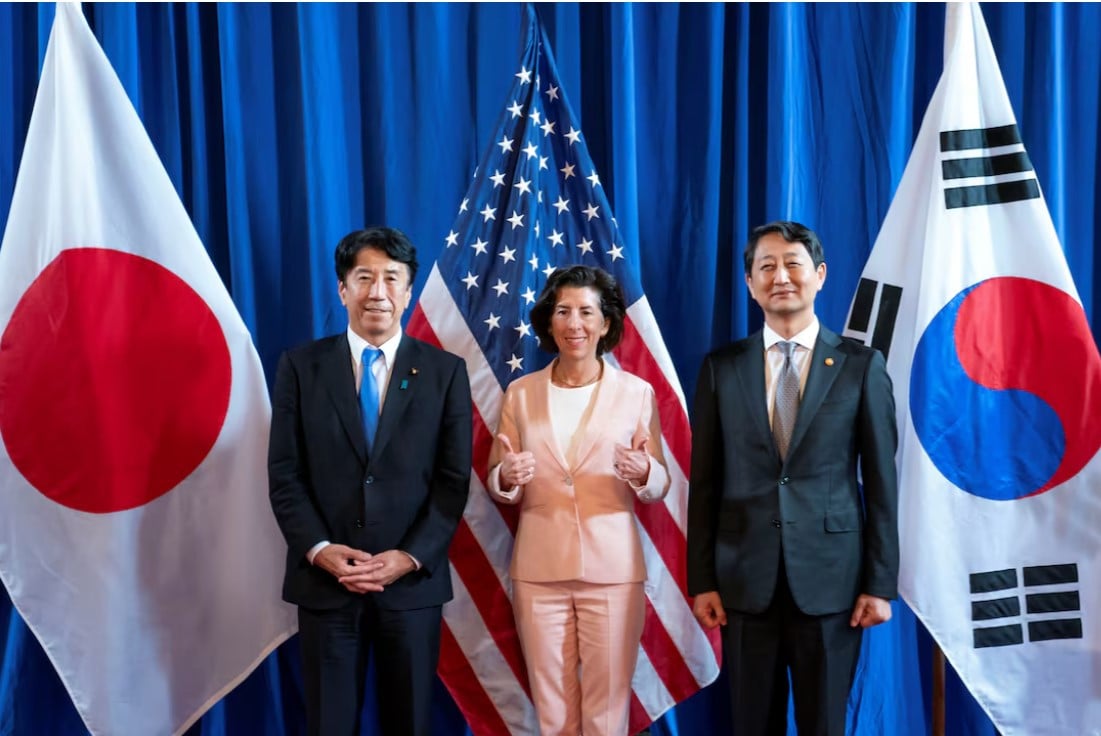 米国、韓国、日本、より大きな安全保障と経済成長のための戦略的協力の約束