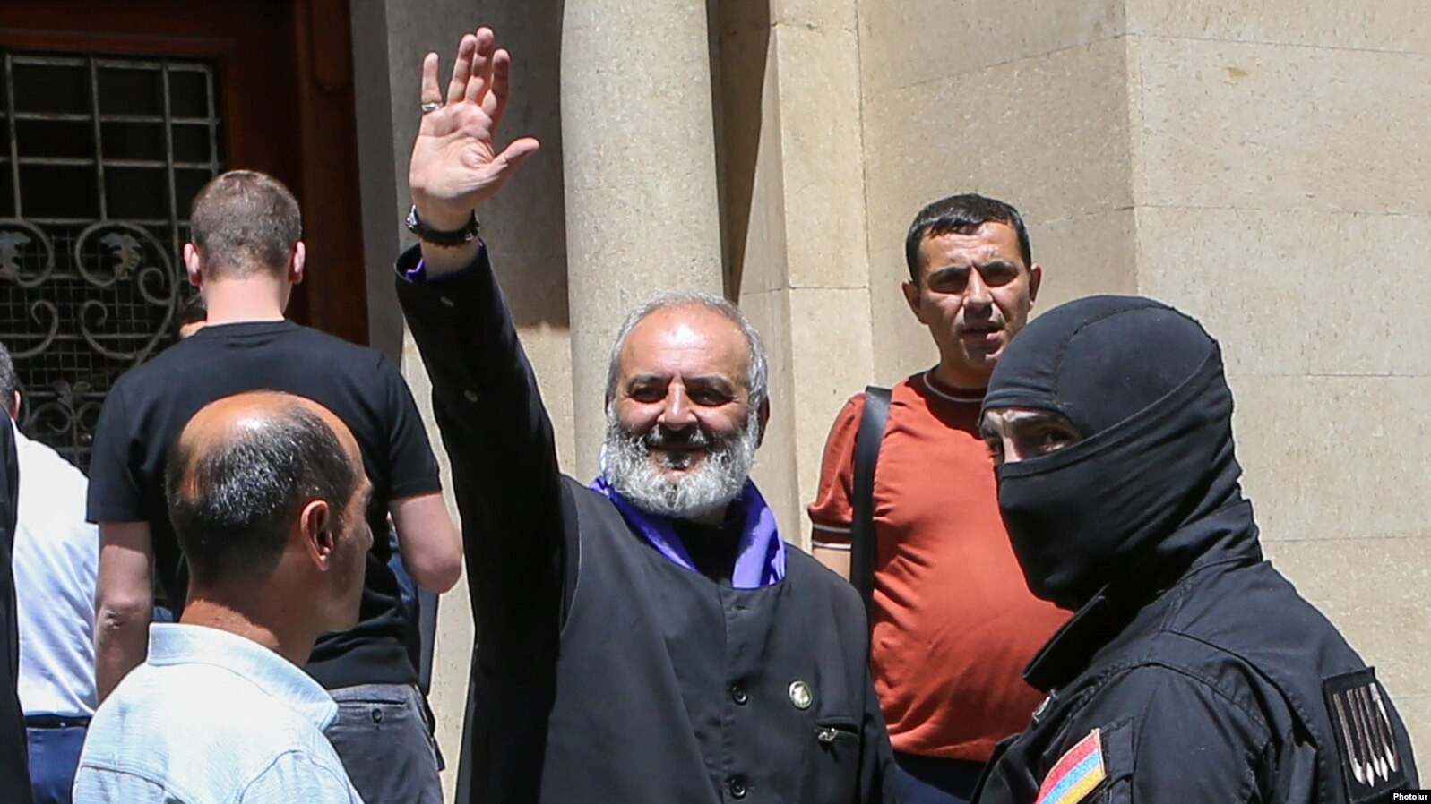 Archbishop arrested in Armenia over alleged coup plot | commonspace.eu