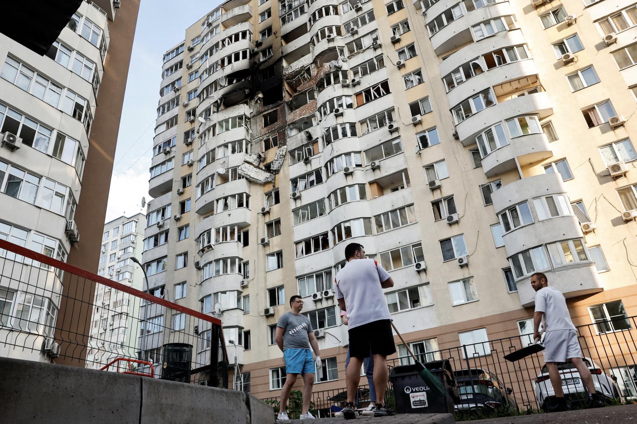 Kyiv Reels From Deadly Strike as Air Defense Stocks Dwindle
