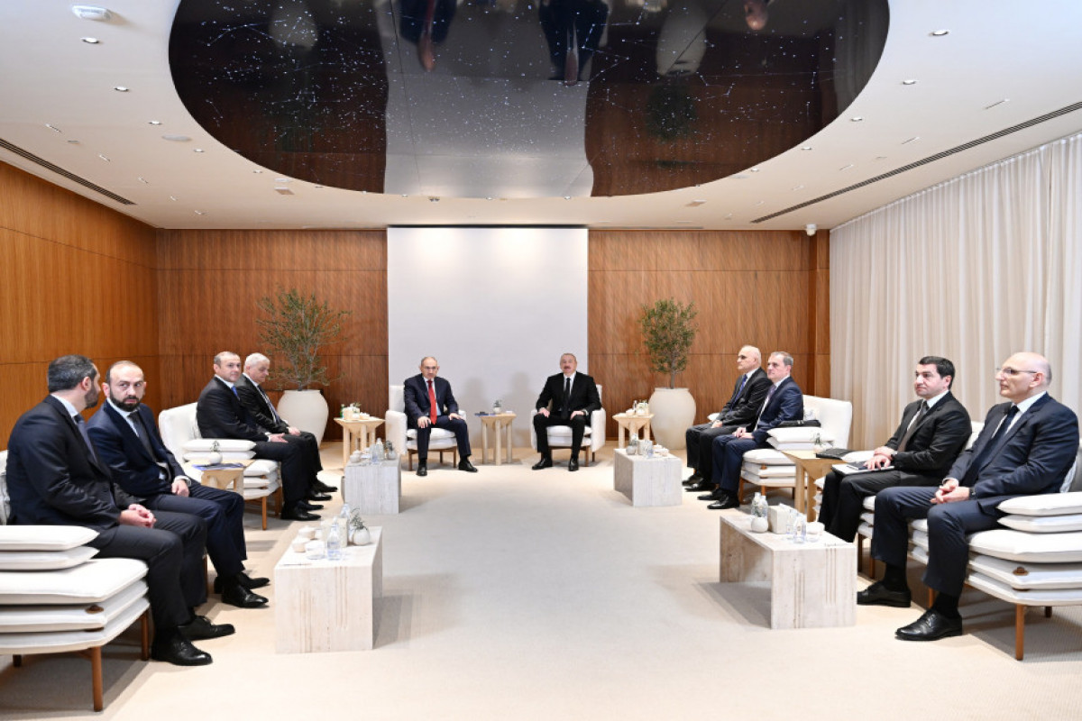 Pashinyan and Aliyev meet in Abu Dhabi