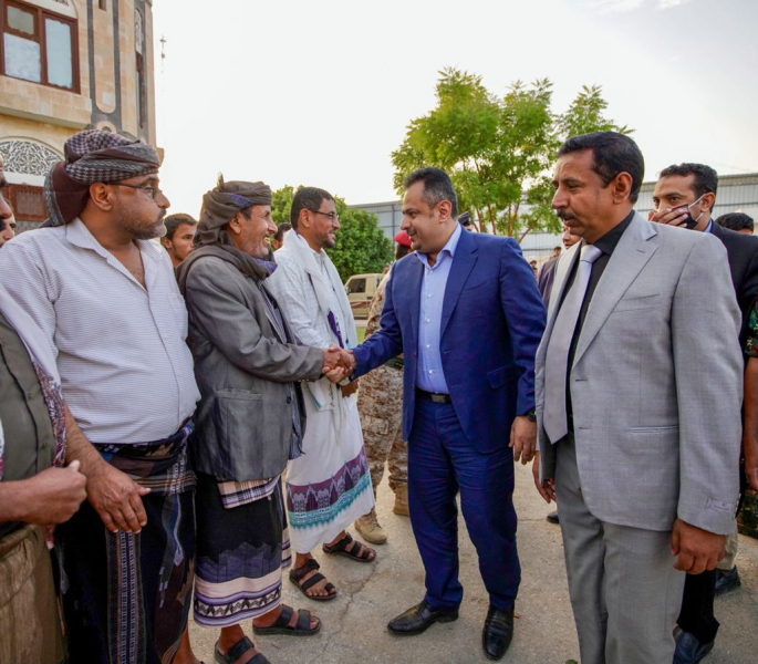 Yemen PM and Shabwa governer greet local leaders 