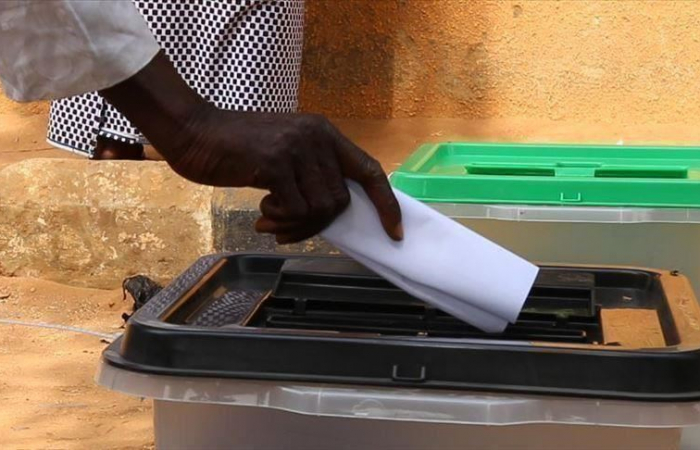 Niger votes for new president despite insurgency