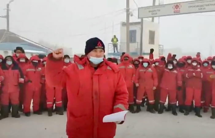 Oil workers in Chinese owned company in Kazakhstan go on strike to complain about low wages