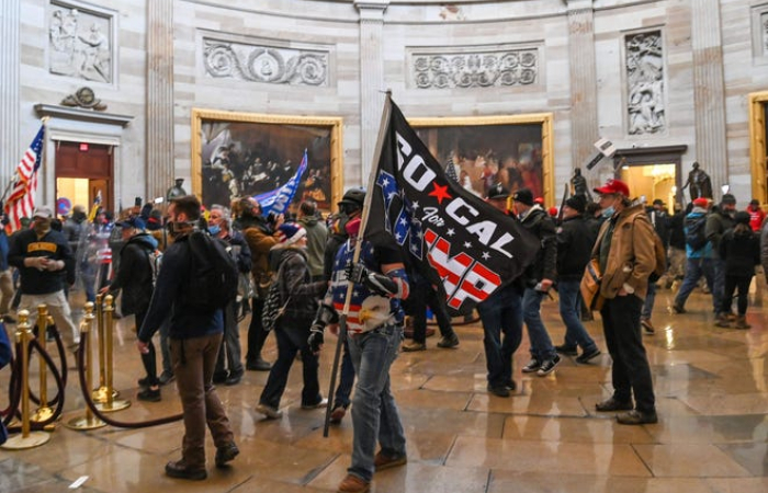 Trump supporters storm US Congress (Updated)