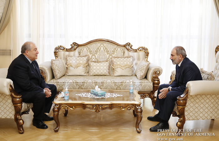 Armenian leaders meet as efforts continue to resolve political crisis