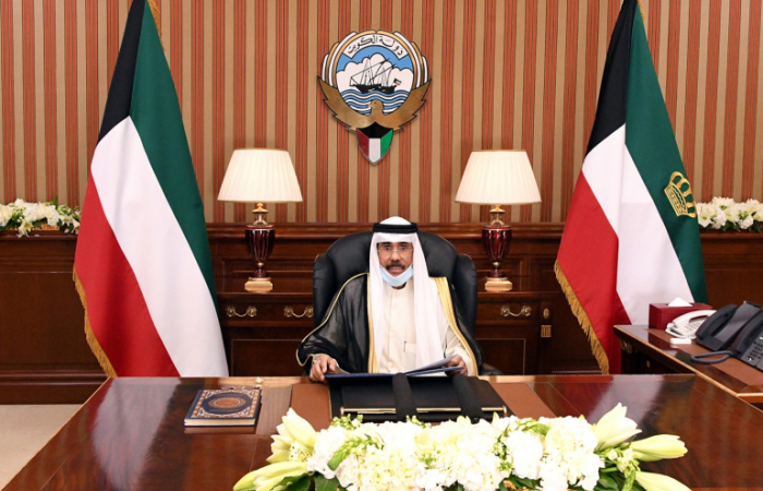 Emir of Kuwait calls on the country to remain committed to the "democratic approach"