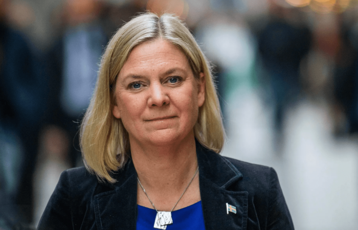 First Swedish female prime minister returns after one week