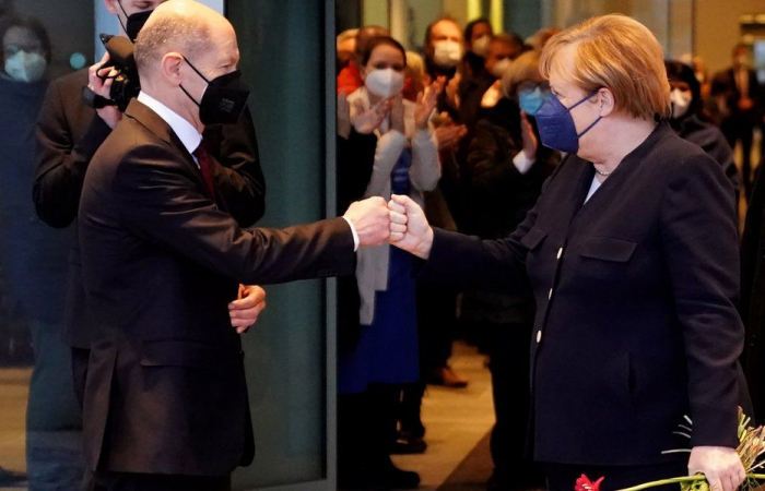 Editorial: Thank you Mrs Merkel, Welcome Mr Scholz
