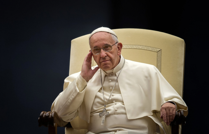 Pope Francis speaks to Ukrainian President Volodymyr Zelensky about 'tragic events' in Ukraine