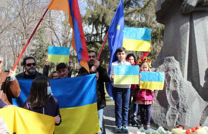 Opinion: On Ukraine, Armenia seeks to avoid the dark side of history