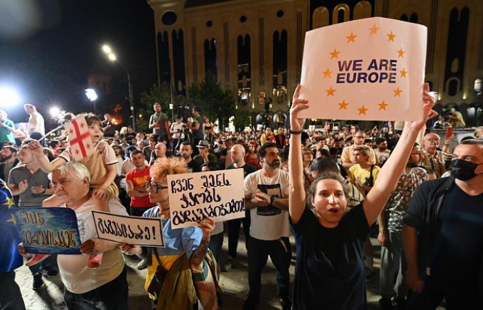 Tens of thousands in pro European rally in Tbilisi