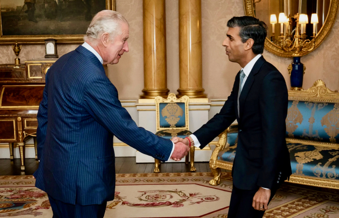 Rishi Sunak sworn in as new UK Prime Minister, after period of political turmoil