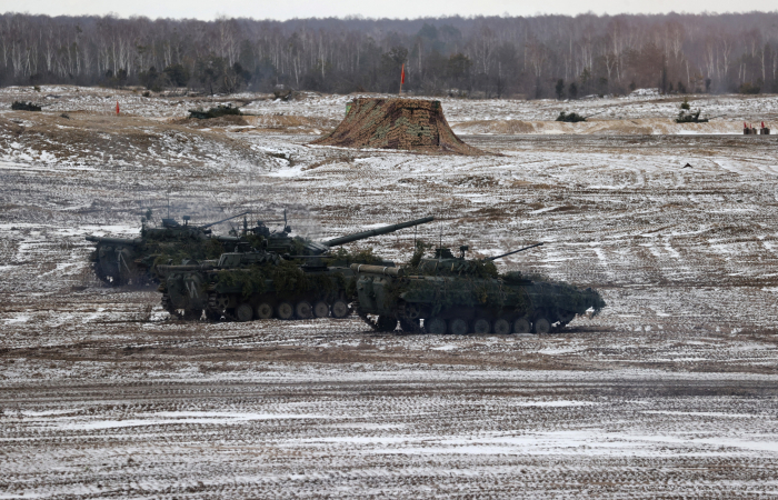 Russia holds tactical military exercises in Belarus