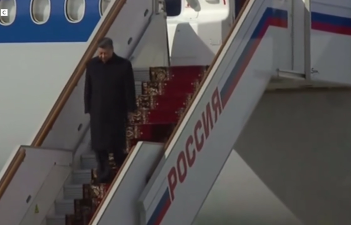 Xi Jinping arrives in Moscow to meet with Vladimir Putin