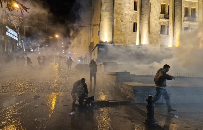 Turmoil in Tbilisi as thousands protest against foreign agent law