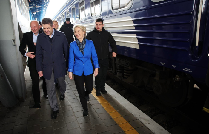 Von der Leyen visits Kyiv for Europe Day