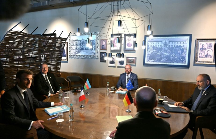 Connectivity, security and rights, border delimitation and peace treaty discussed at Pashinyan-Aliyev meeting in Moldova