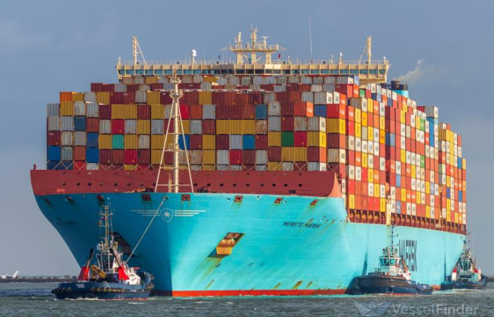 Maersk and Hapag Lloyd re-route shipping away from Red Sea