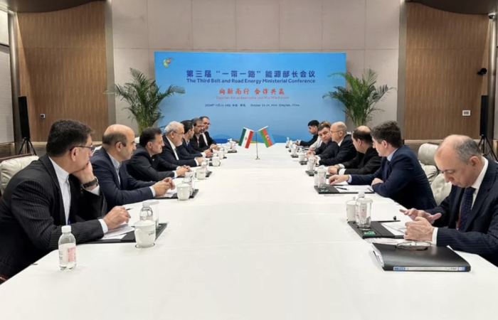 Azerbaijan and Iran discuss cooperation on energy projects