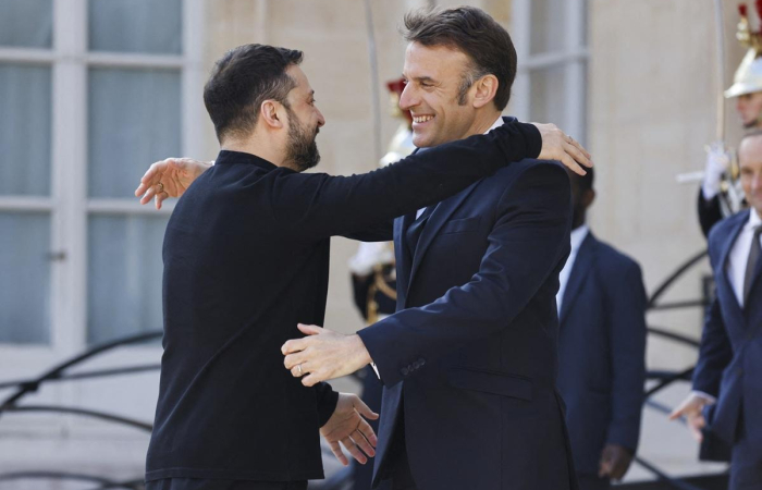 President Macron gathers leaders to discuss aid to Ukraine and a European Armed Force