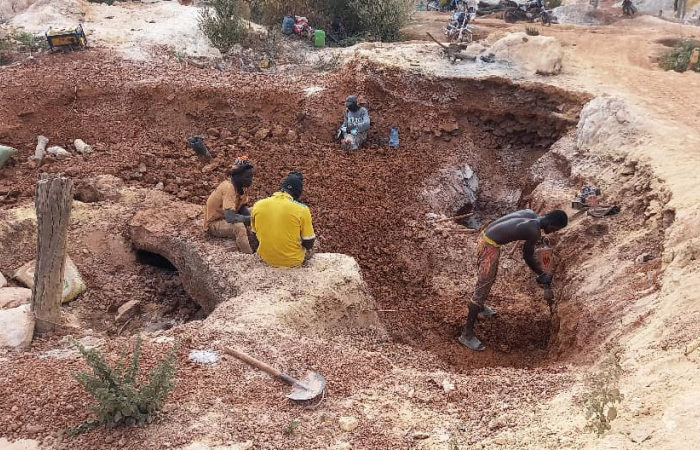 Mali suspends artisanal gold mining permits for foreign companies after series of accidents