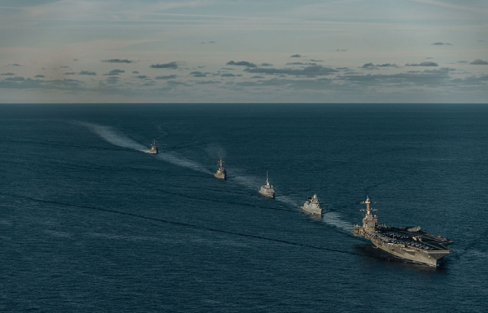 US deploys a second aircraft carrier to the Middle East