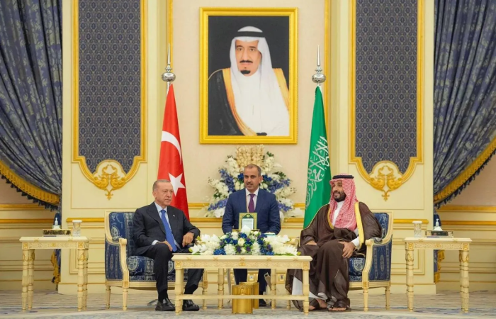 Erdogan on important visit to Saudi Arabia. Meets Mohammed bin Salman and gives extensive interview to Asharq al-Awsat