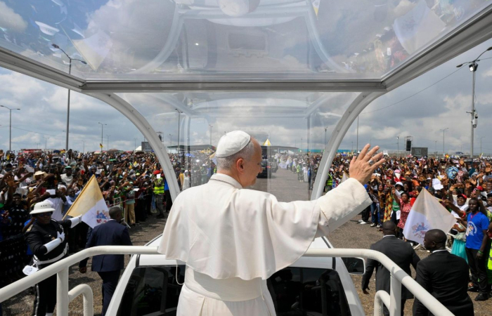 Thousands join Pope on his last day in Cameroon, his second stop on his African tour