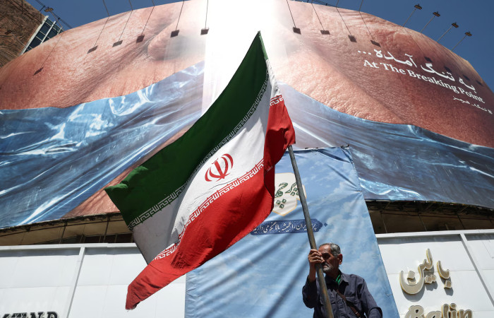 US and Iran continue to exchange fire 