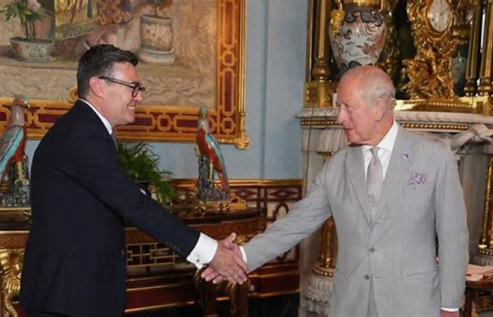 Andy Burnham pledges support for Ukraine on the day he became prime minister
