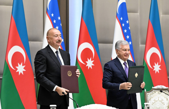 Azerbaijan and Uzbekistan sign "Treaty of Eternal Friendship"
