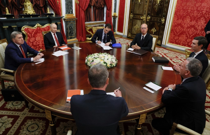 US in talks with Russia and Ukraine