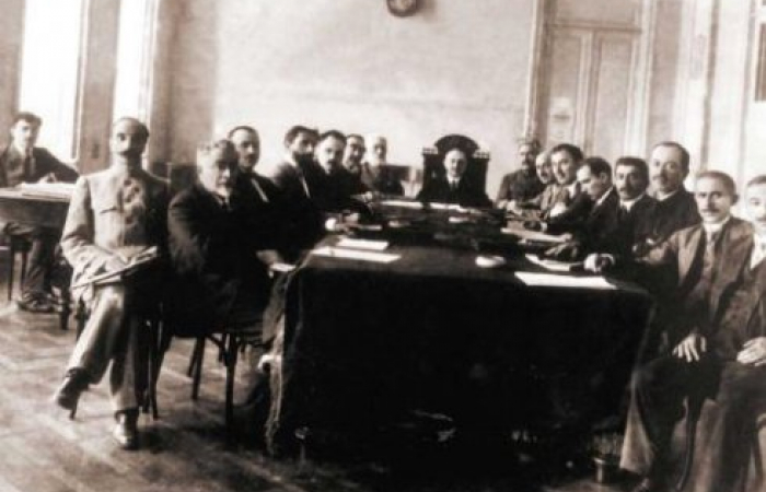 1918: "По-настоящему светская, национальная и республиканская идентичность"