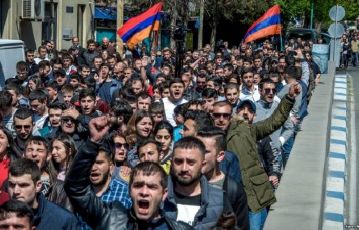 В Ереване сложилась напряженная ситуация в связи с продолжающимися протестами