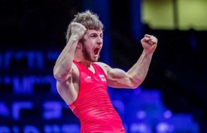 Georgian wrestler defeats Russian opponent in Warsaw