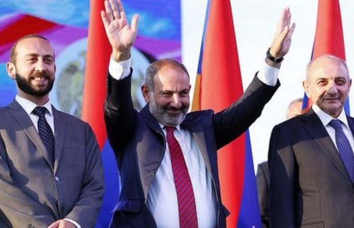 Мнение: Тактика Пашиняна «жестче на публике, мягче за столом переговоров» - новизна