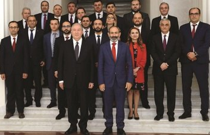 New Armenian government submits its programme to parliament