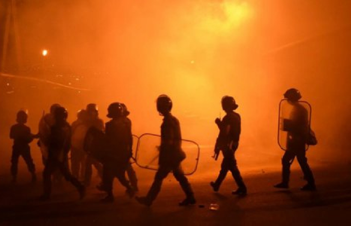 Police charge demonstrators in Armenia; many injured
