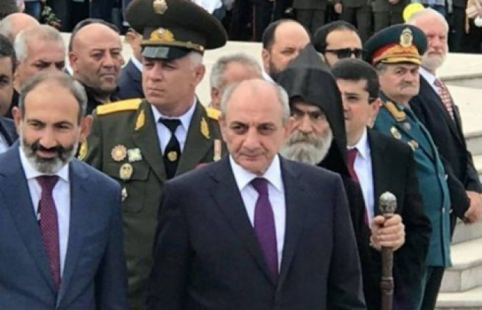 Пашинян посетил Карабах