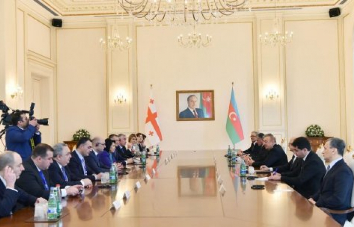 Президент Грузии посещает Баку