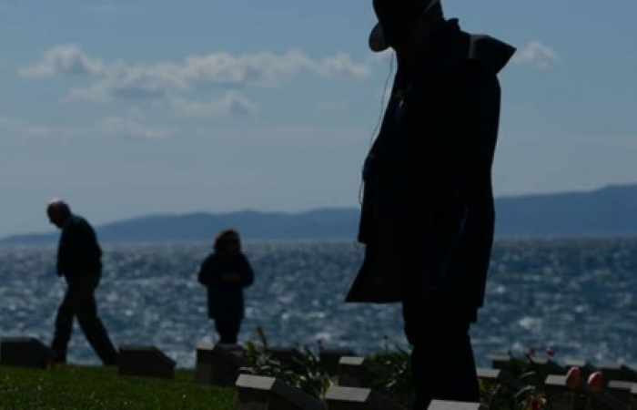 Thousands gather on Turkey's Gallipoli peninsula to commemorate the fallen