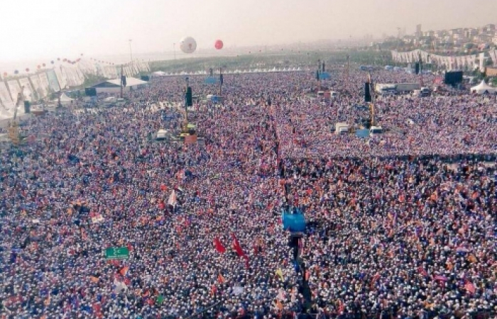 AK Party in massive show of strength ahead of Turkish elections