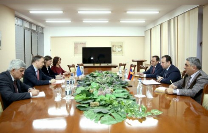 EU envoy meets Armenian Defence Minister