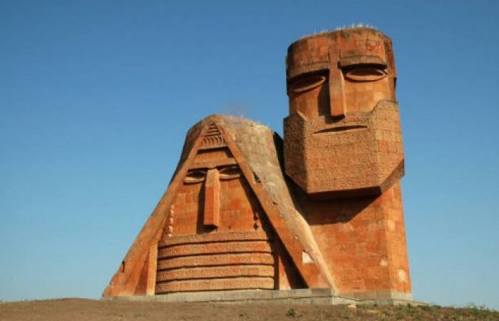 В Карабахе ряд высокопоставленных должностных лиц подали в отставку