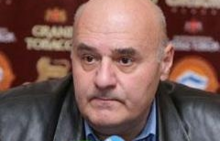 Аналитик: