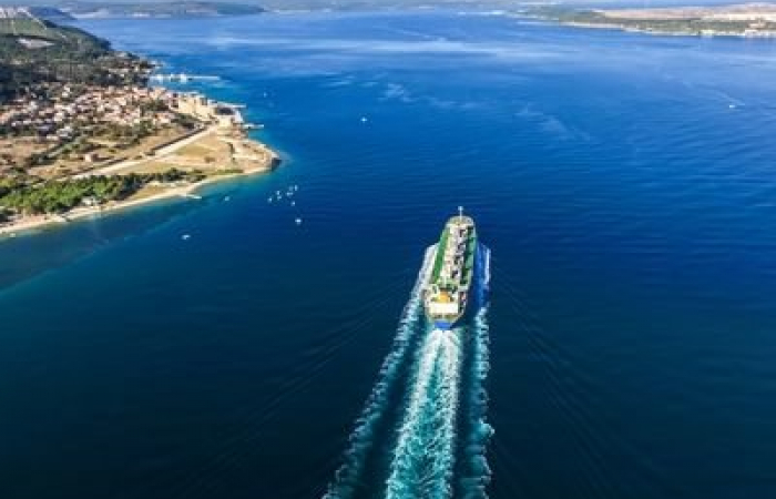 Турция закрыла пролив Дарданеллы из-за плохой погоды