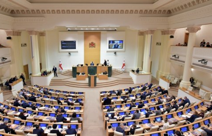 Грузинская политика в хаосе после того, как парламент не принял конституционную поправку