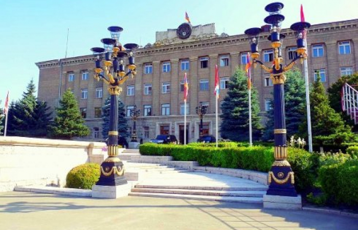 Armenians of Karabakh hold constitutional referendum