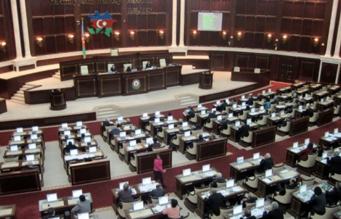 Azerbaijani MPs disagree on relations with Russia