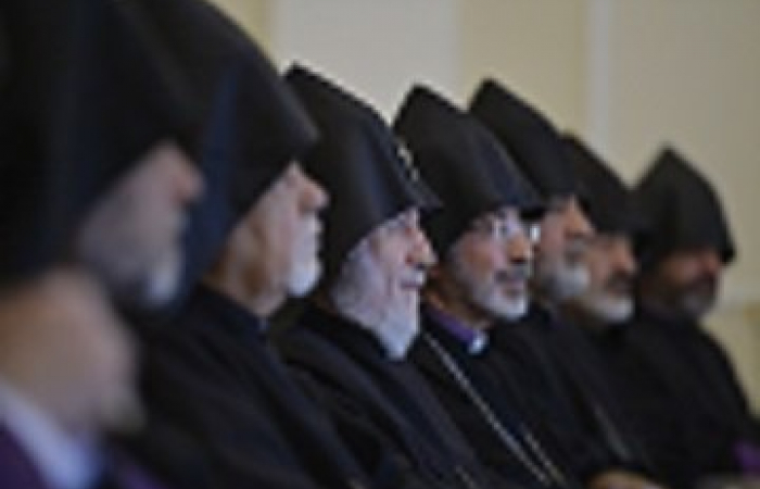 Serzh Sargsyan meets members of the synod of the Armenian Apostolic Church